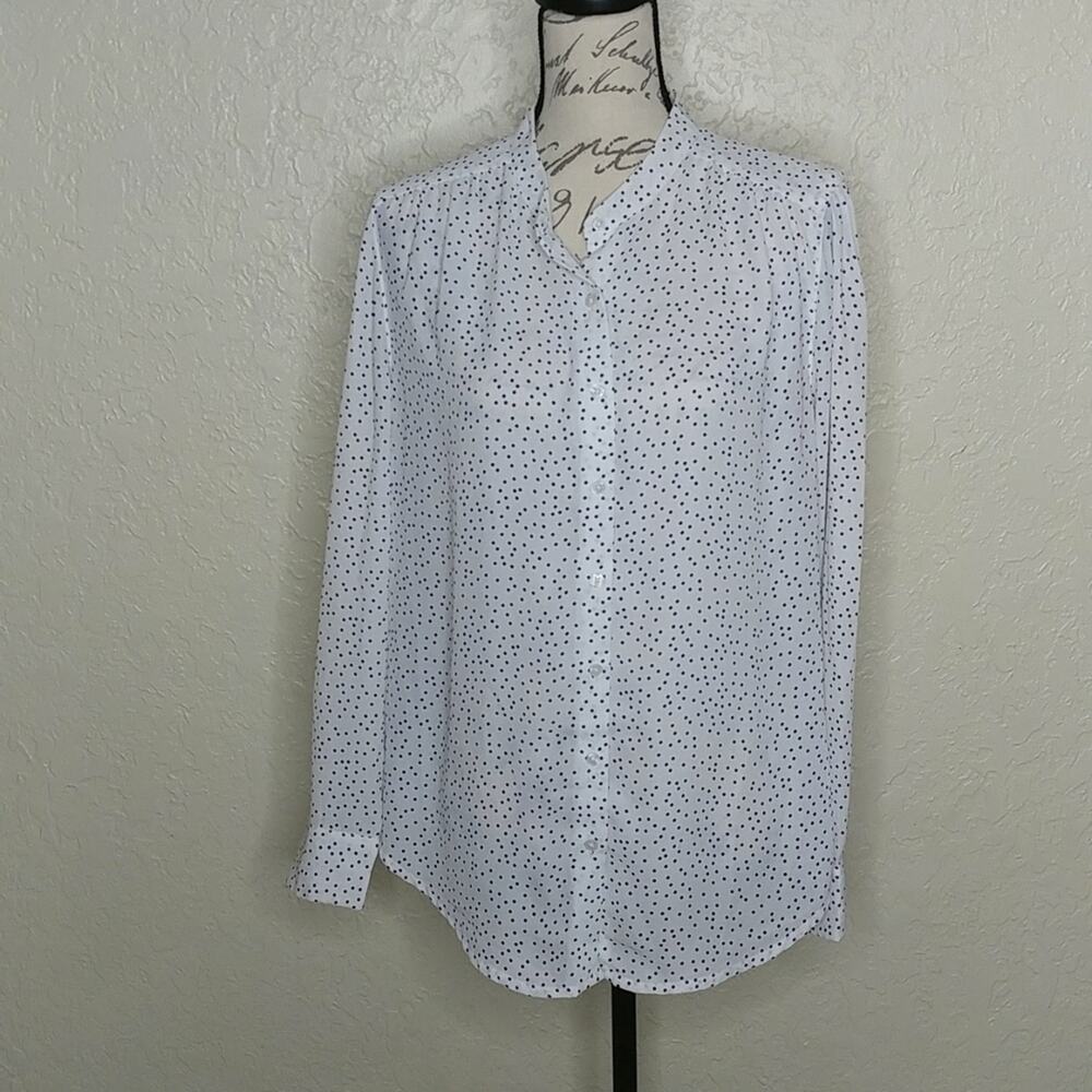 Time and Tru Polka Dot Button Down Shirt Size M